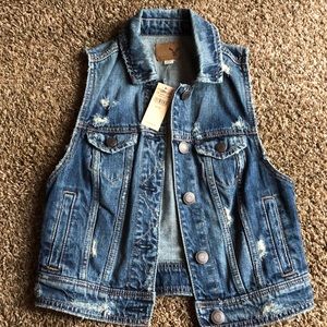 American Eagle vest